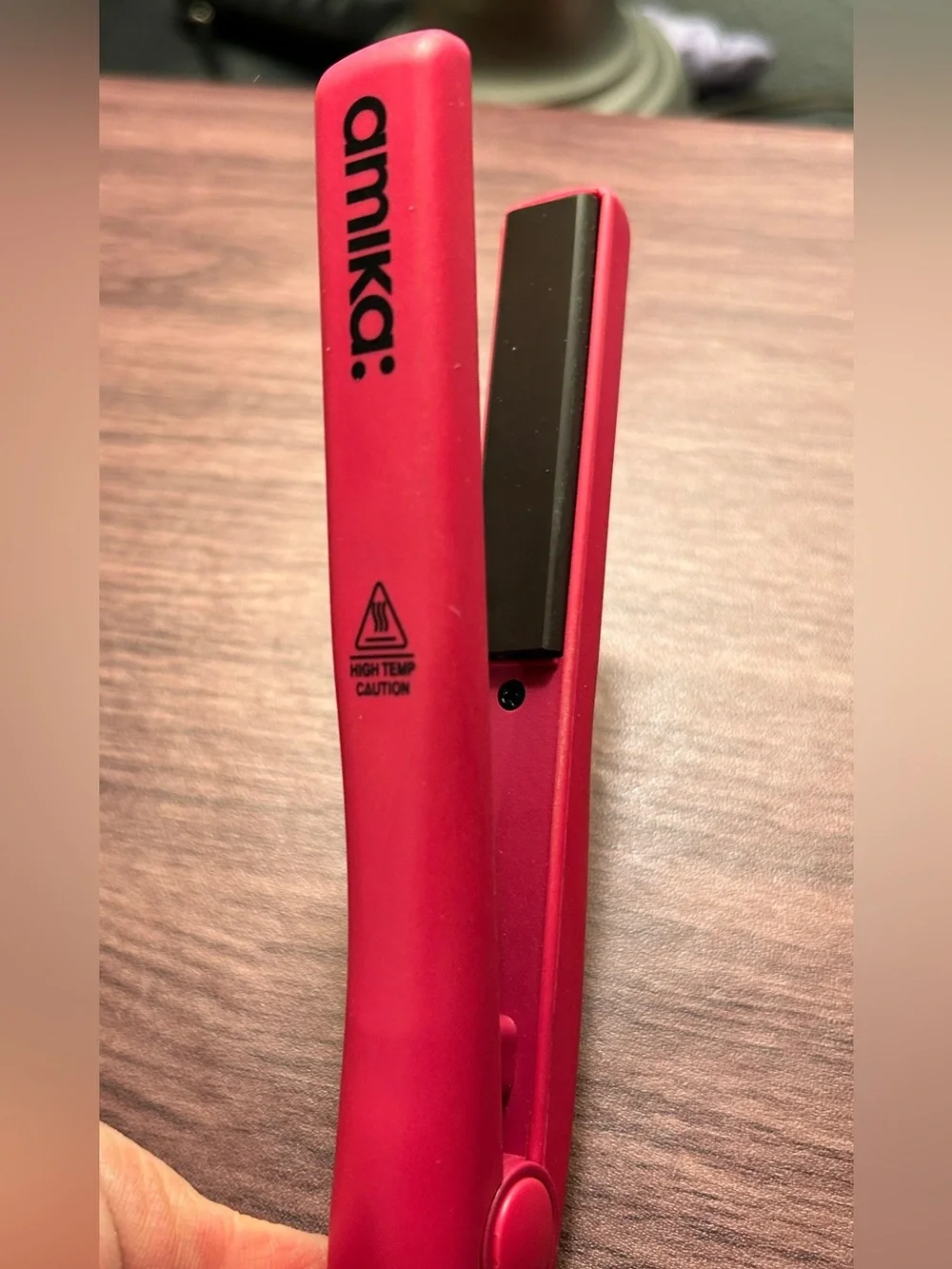 Amika Mini Hair Straightener – Hot Pink – Dual Voltage – Excellent Condition